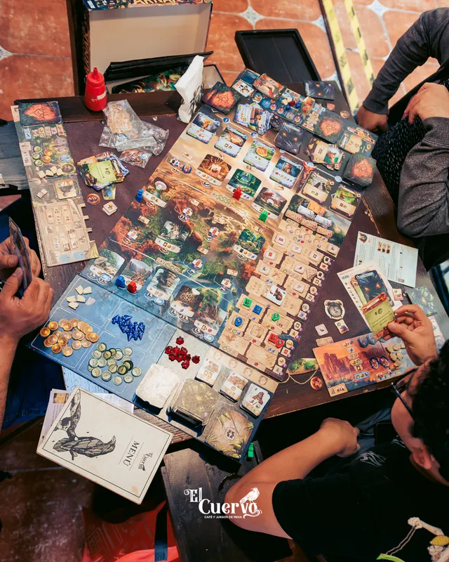 Un juego de mesa desplegado, visto desde arriba